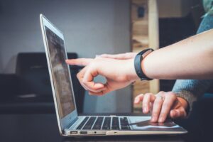 collaborating with stakeholders online